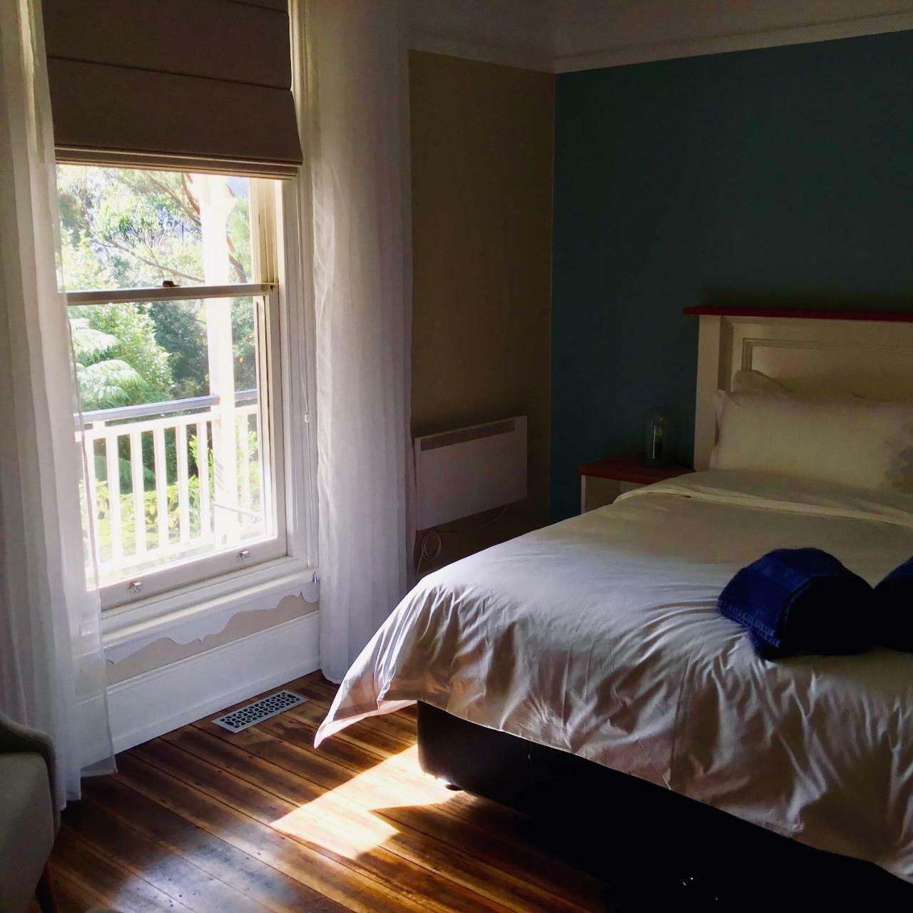 Harrison House Bed and Breakfast Strahan Buitenkant foto