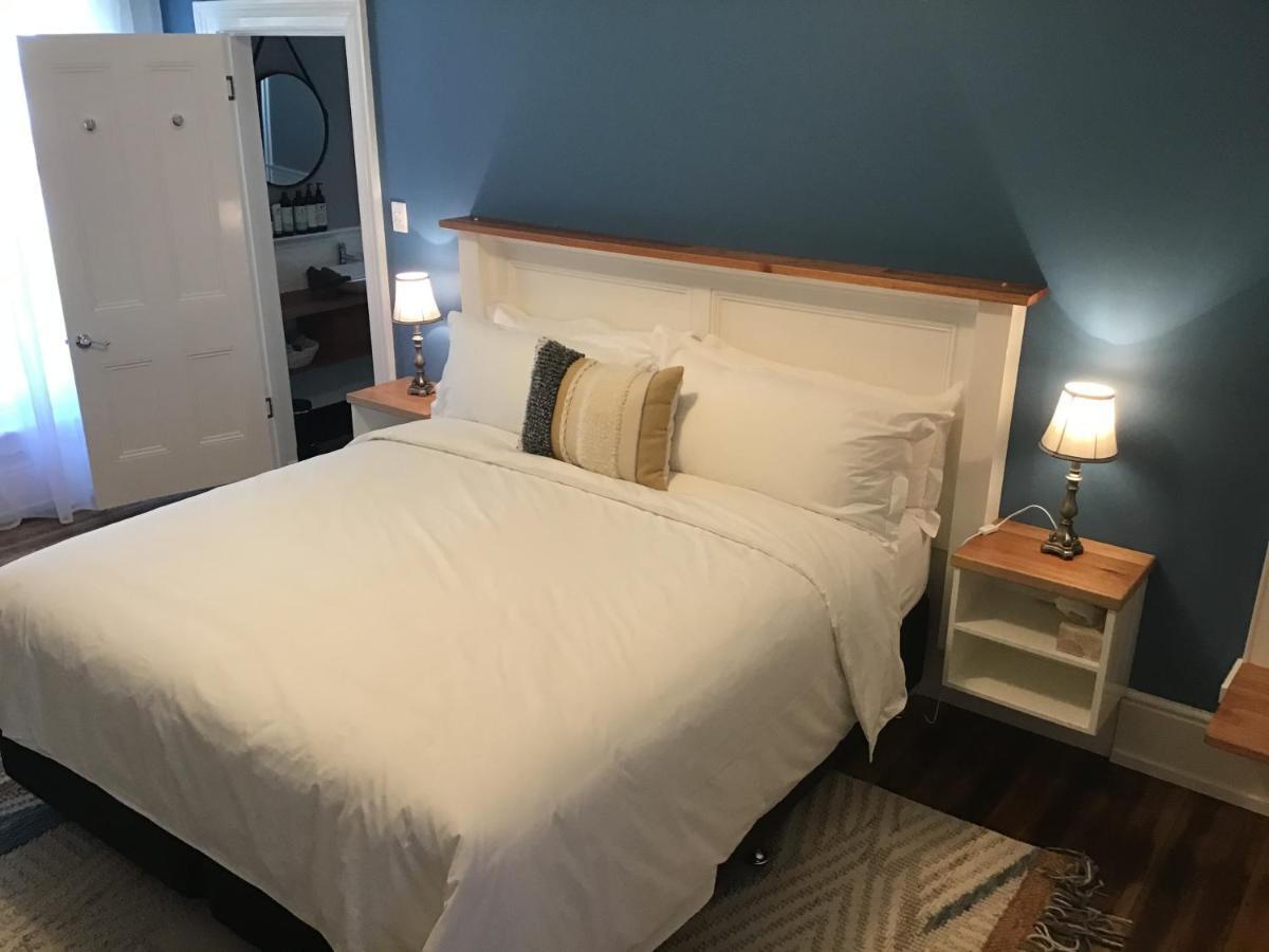 Harrison House Bed and Breakfast Strahan Buitenkant foto