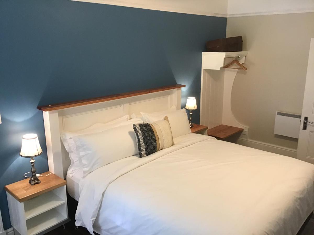 Harrison House Bed and Breakfast Strahan Buitenkant foto