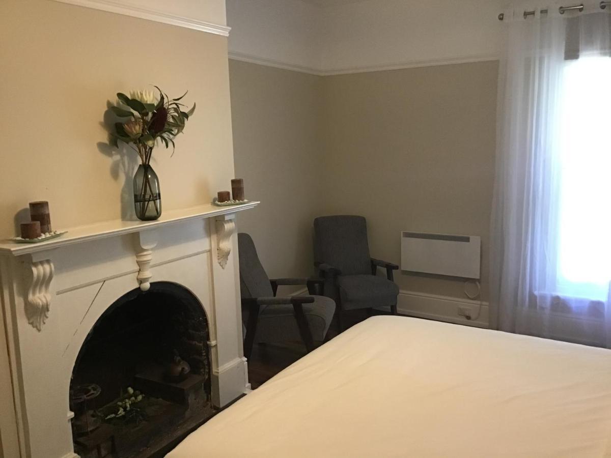 Harrison House Bed and Breakfast Strahan Buitenkant foto