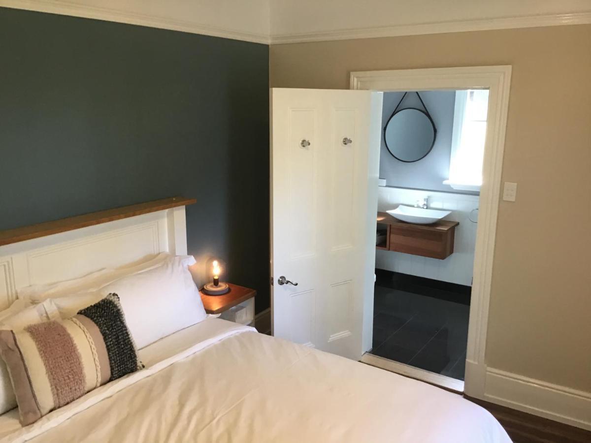Harrison House Bed and Breakfast Strahan Buitenkant foto